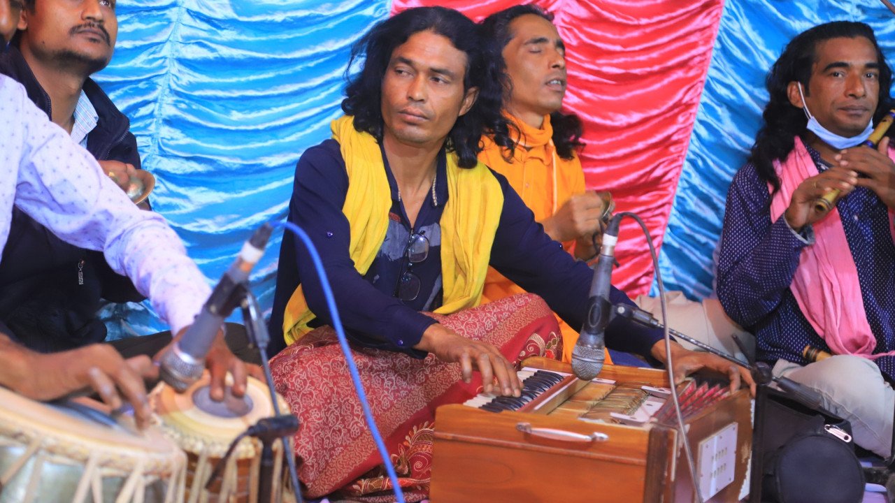 Baul singers performing