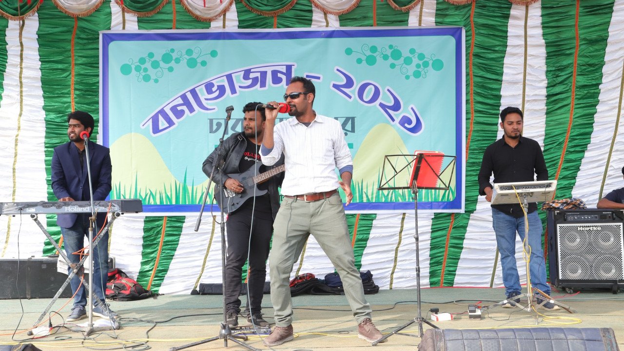 Picnic cultural program